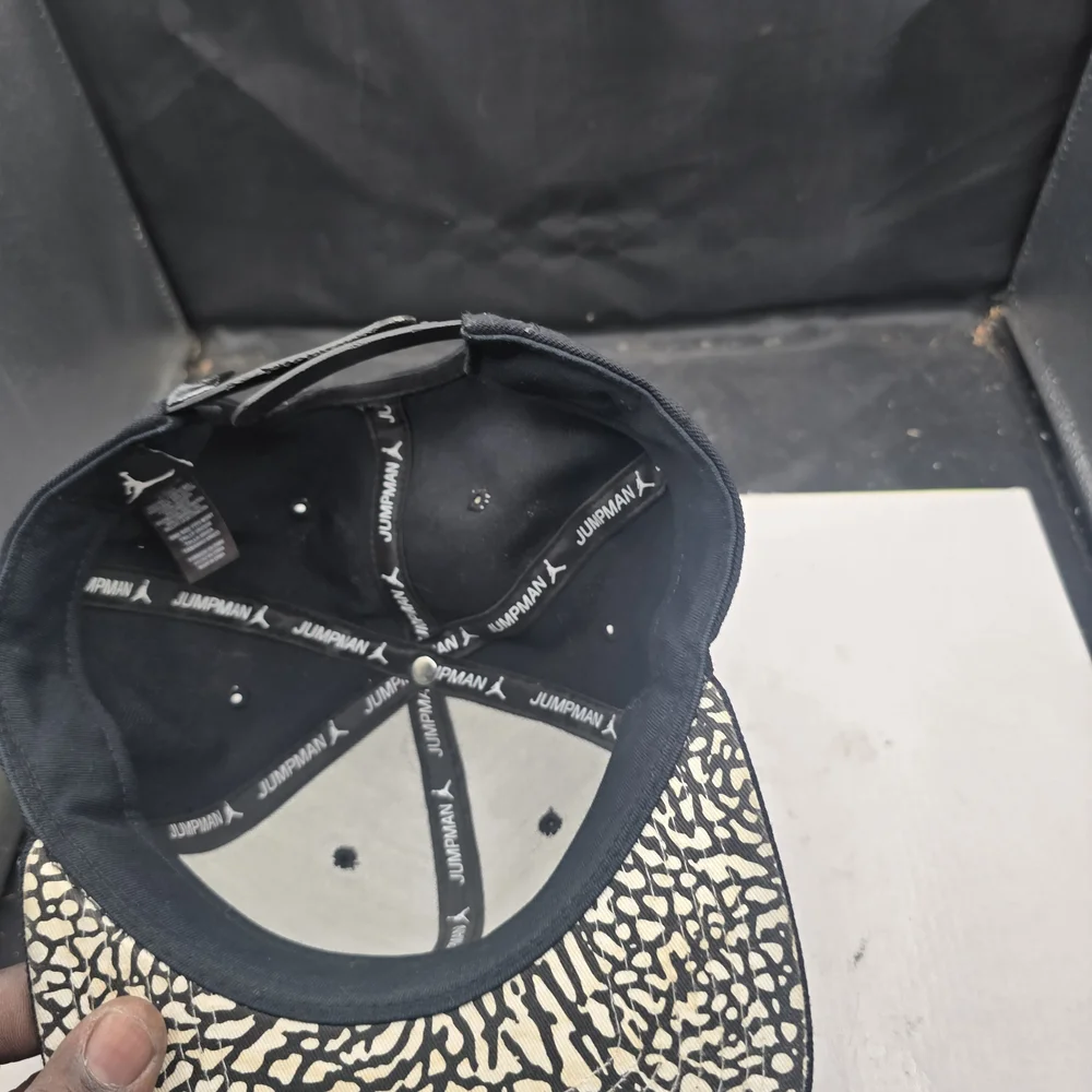 Jordan Black Cap‎ with Silver Logo
